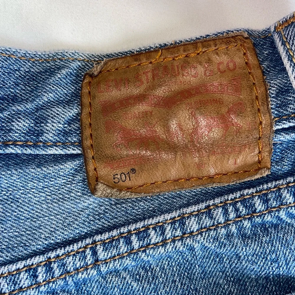 Vintage Levi 501 cut offs - Picture 3 of 4